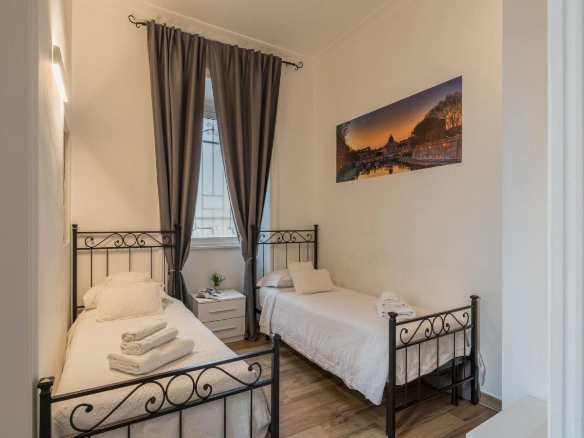 The Best Rent - Elegant Three-Bedroom Apartment A Few Steps From Fontana Di Trevi Экстерьер фото
